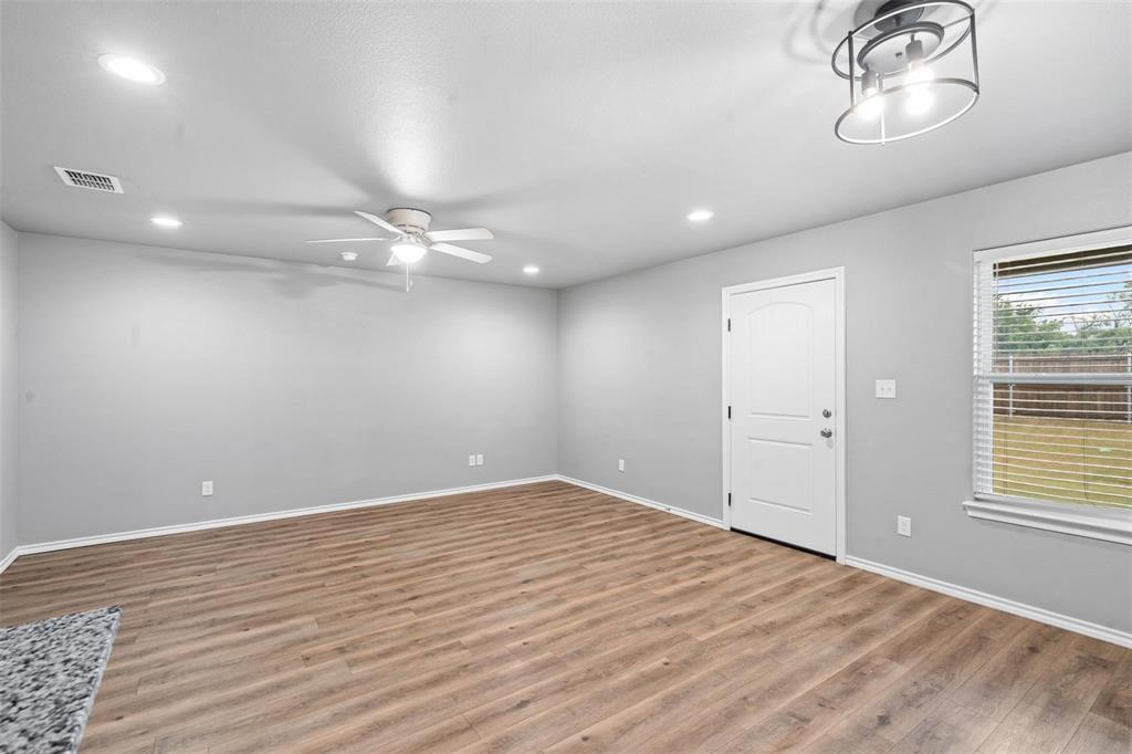 128 Abbey Park Court Property Photo 8