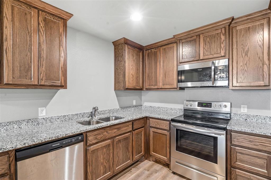 128 Abbey Park Court Property Photo 12
