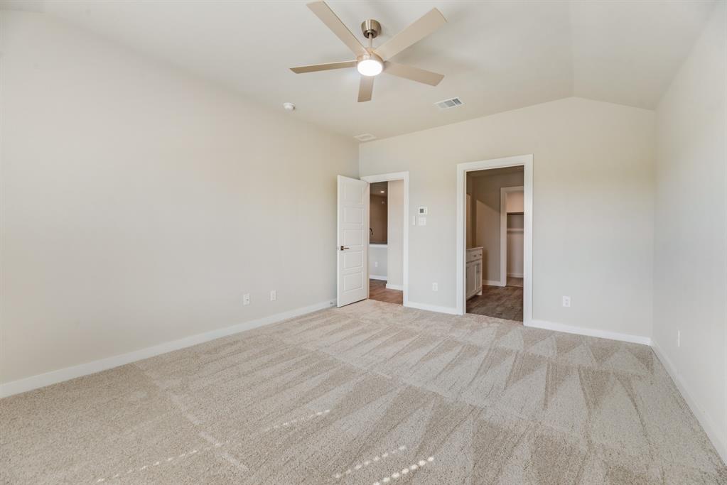 820 Lakeview Drive Property Photo 4