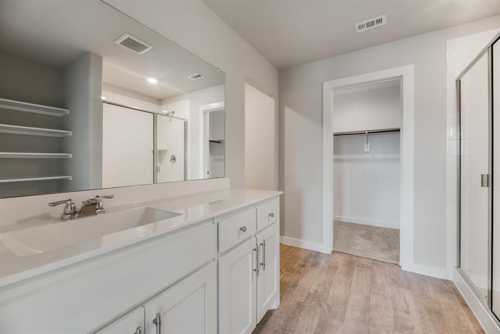 820 Lakeview Drive Property Photo 15
