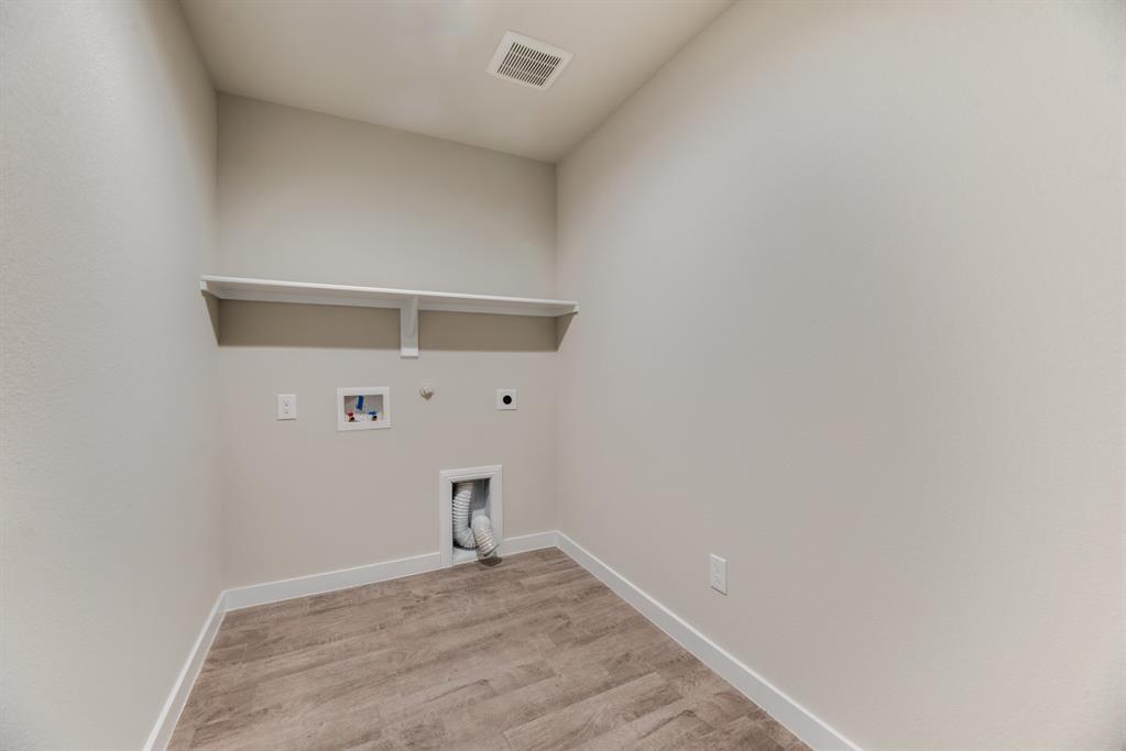 820 Lakeview Drive Property Photo 27