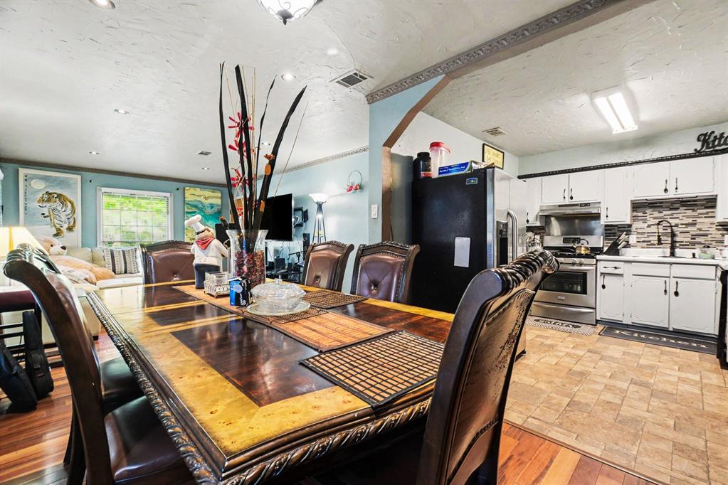 1003 Ash Street Property Photo 12