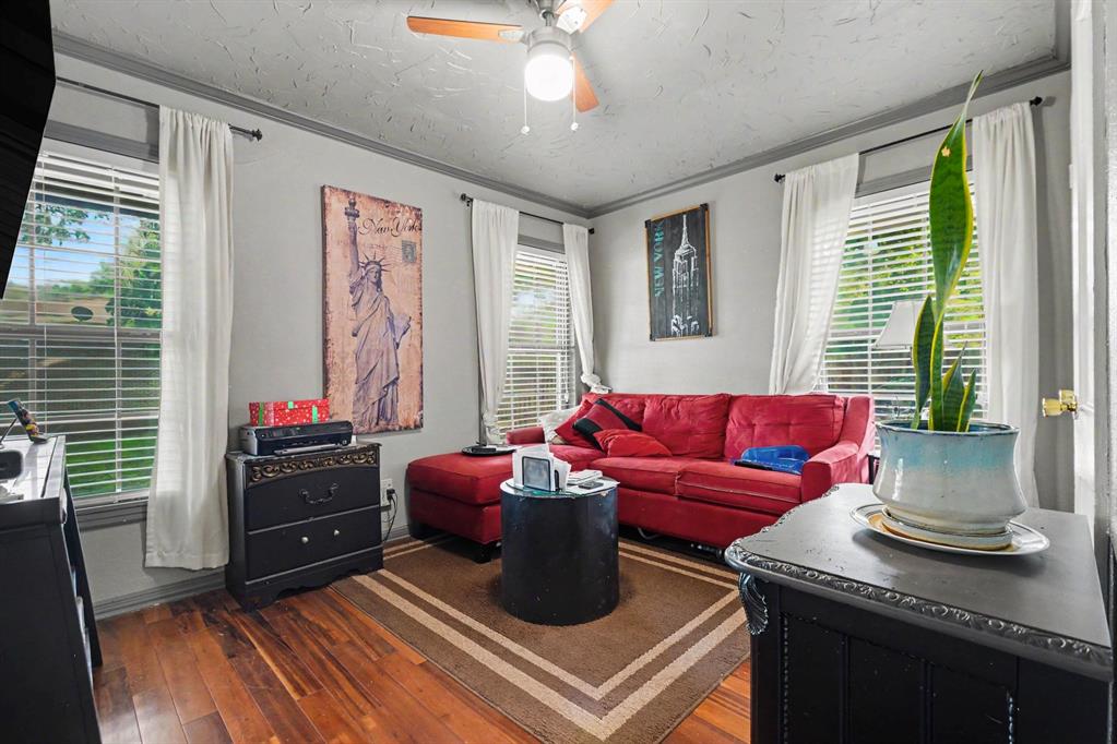 1003 Ash Street Property Photo 21