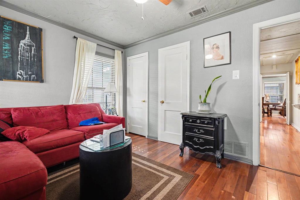 1003 Ash Street Property Photo 23