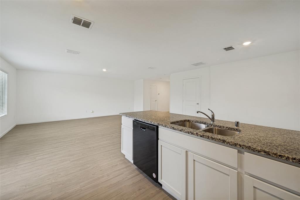 213 Adelina Drive Property Photo 11