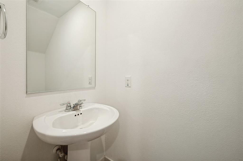 213 Adelina Drive Property Photo 12