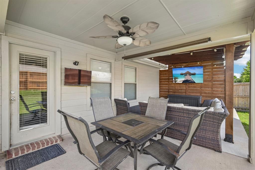 2032 Athabasca Falls Drive Property Photo 4