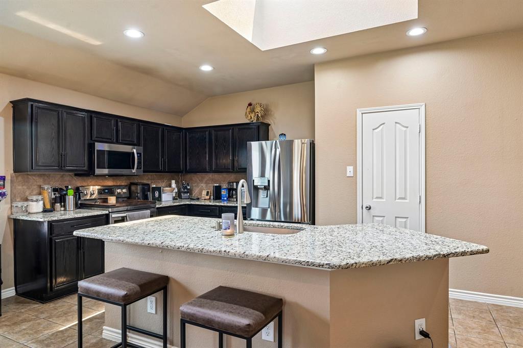 2032 Athabasca Falls Drive Property Photo 13