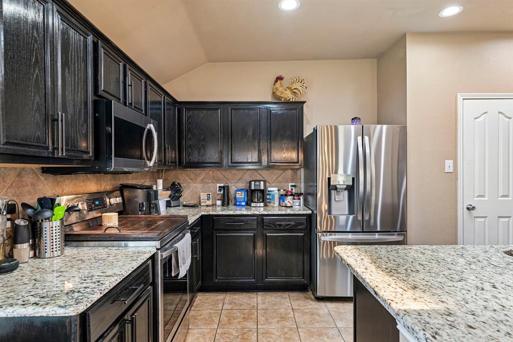 2032 Athabasca Falls Drive Property Photo 14
