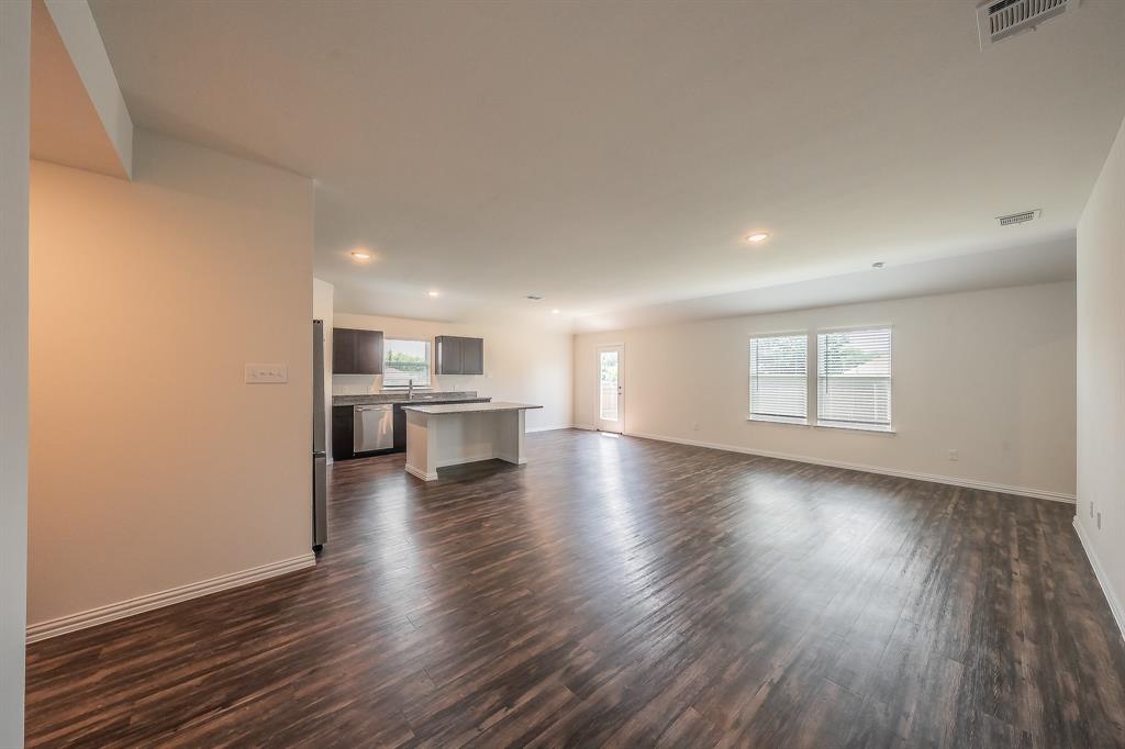 433 Rose Avenue Property Photo 4