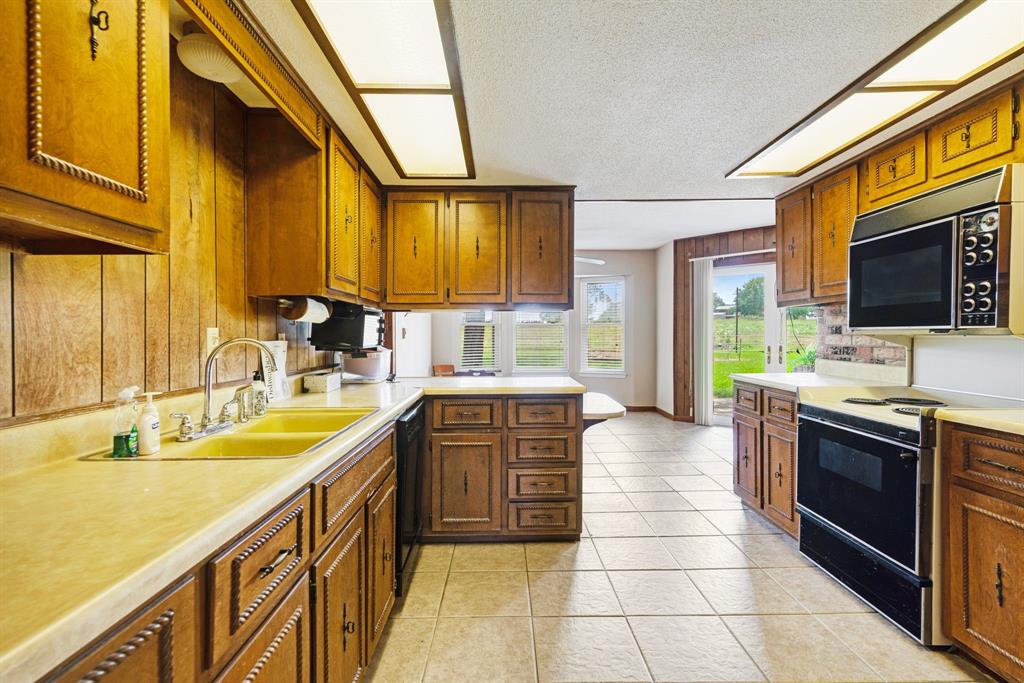 7484 Highway 271 S Property Photo 8