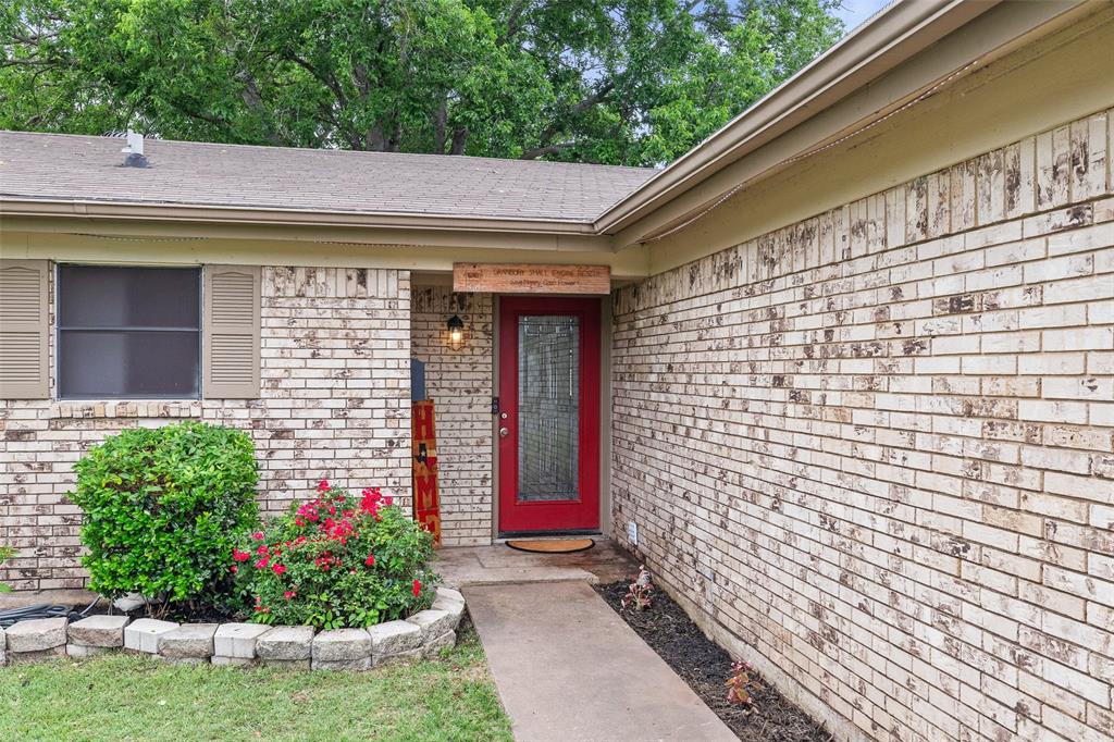2015 Roberts Drive Property Photo 1