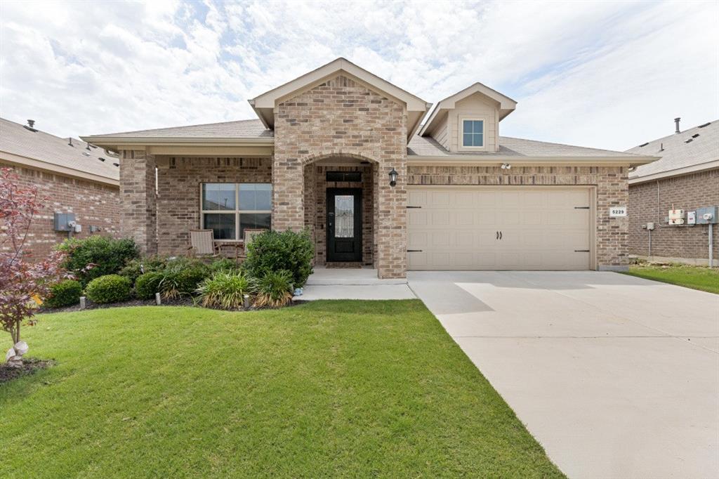 5229 Blue Night Drive Property Photo 1