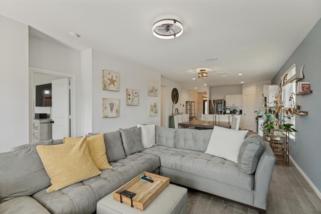 5229 Blue Night Drive Property Photo 8