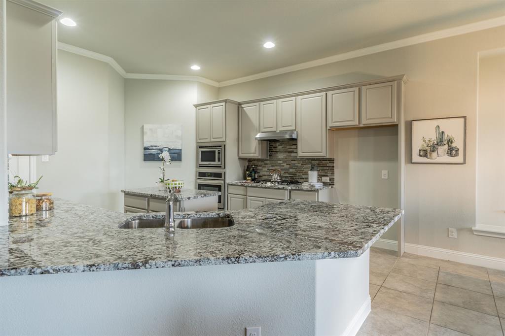 5904 Richmond Drive Property Photo 6