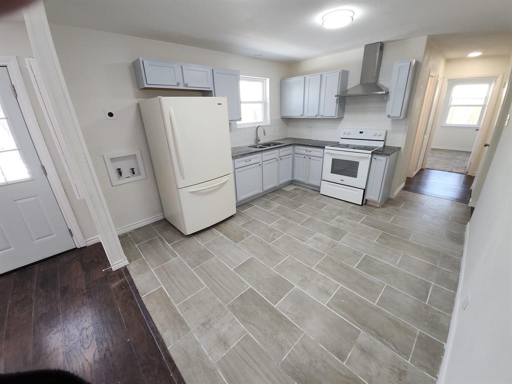 2721 Blue Ridge Drive Property Photo 2