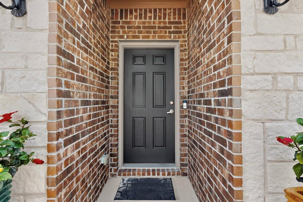 698 Langdon Street Property Photo 1
