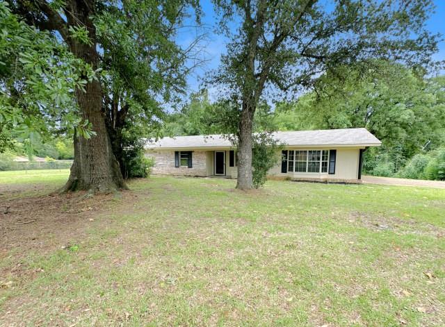 300 Pine Street Property Photo 1