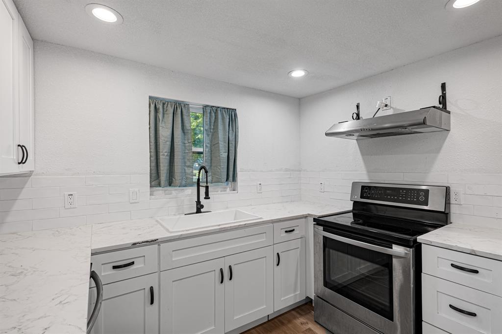2006 E Cates Street Property Photo 12