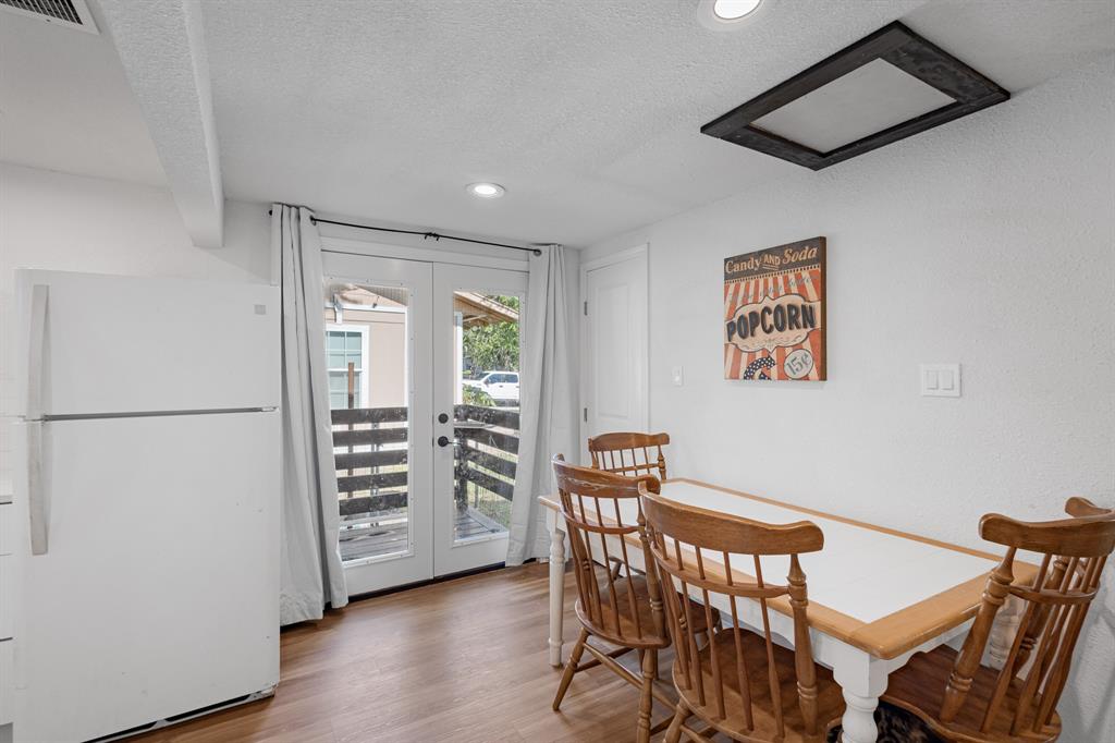 2006 E Cates Street Property Photo 13