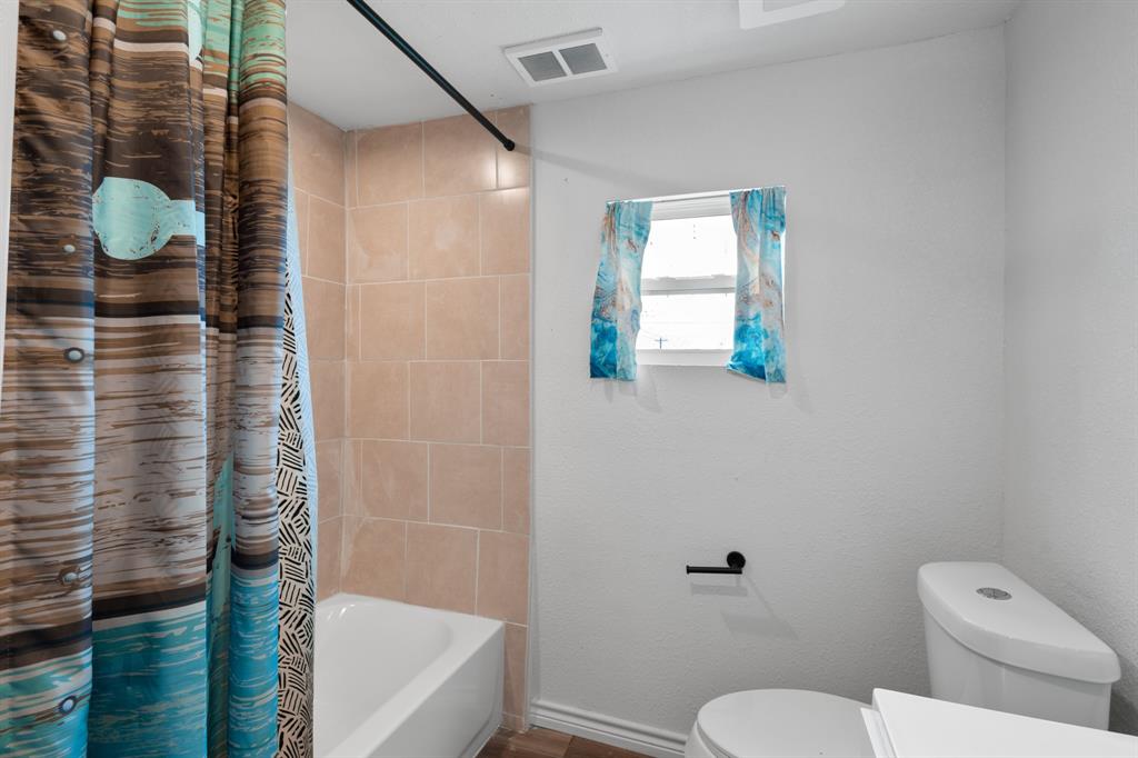 2006 E Cates Street Property Photo 25