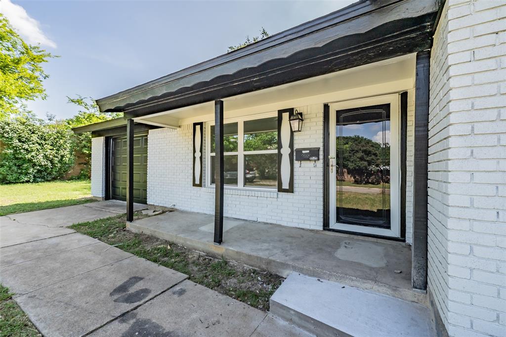 4920 Colorado Boulevard Property Photo 4