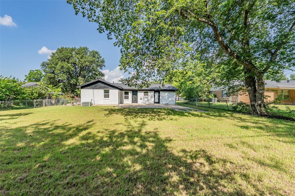 4920 Colorado Boulevard Property Photo 8