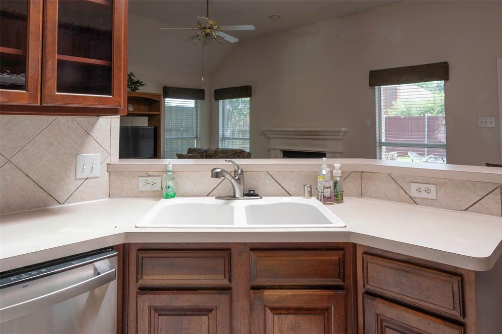 5833 Legend Lane Property Photo 9