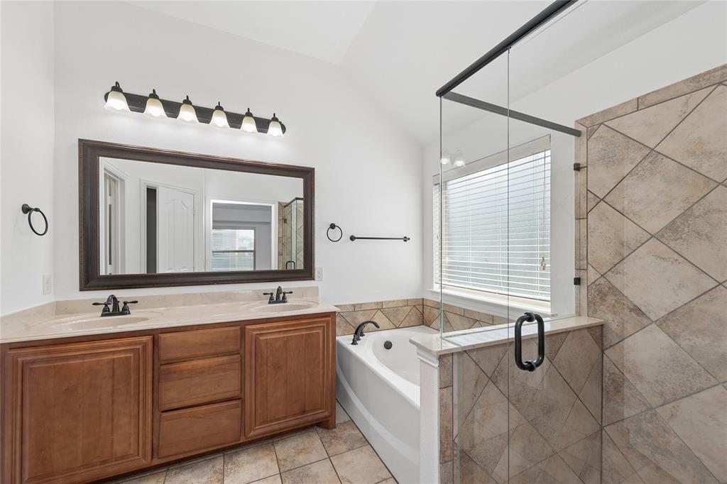 8117 Canyon Drive Property Photo 17