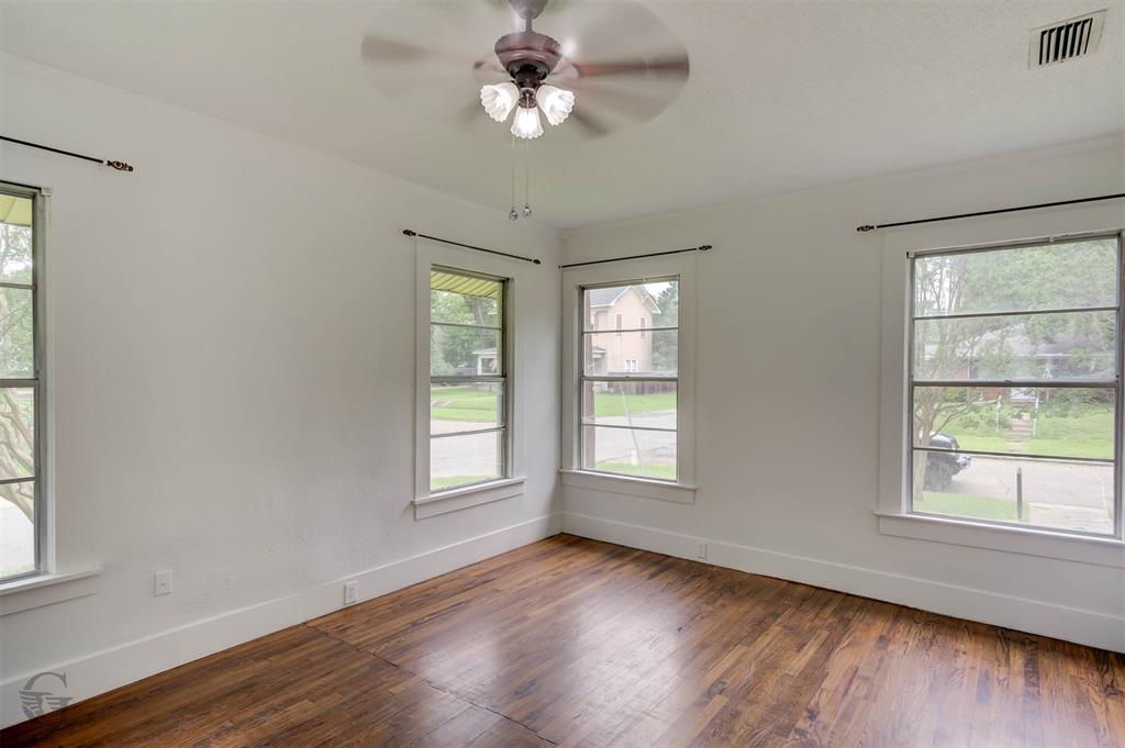 859 Linden Street Property Photo 14