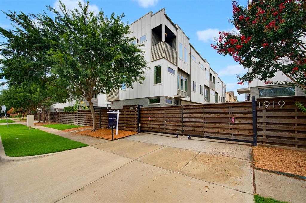 1915 Summit Avenue 1 Property Photo 1