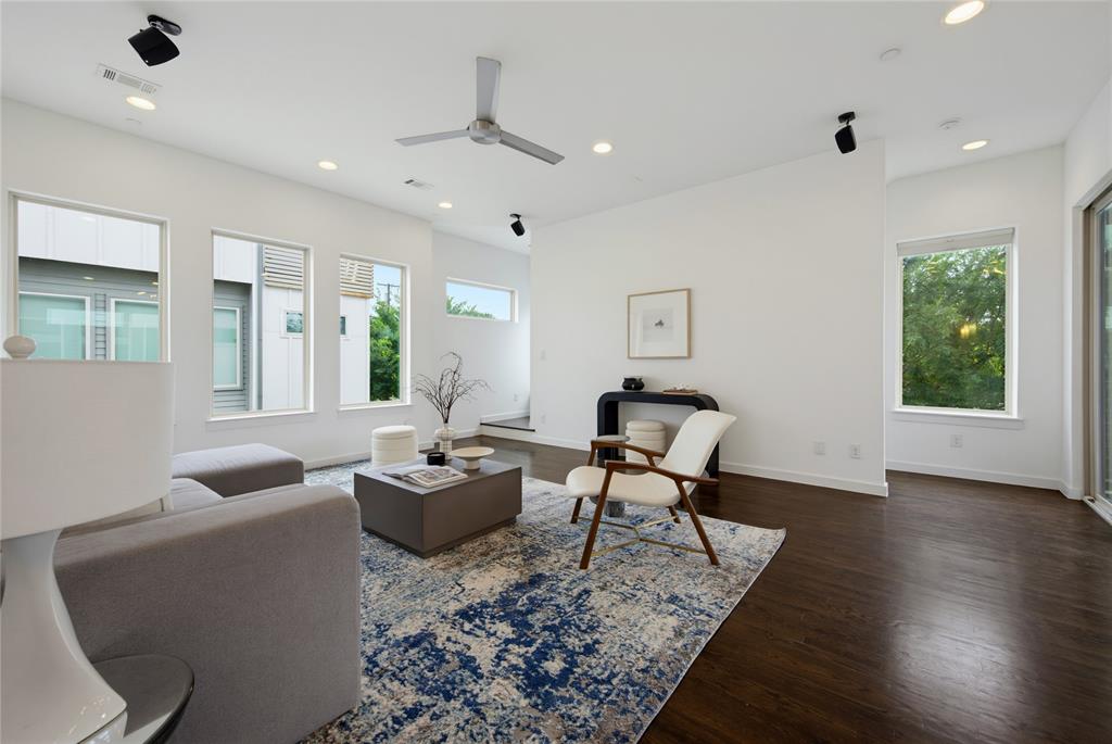 1915 Summit Avenue 1 Property Photo 4