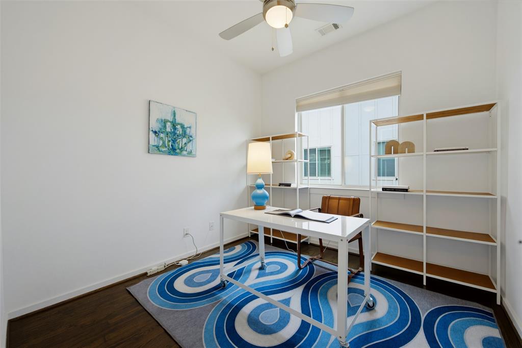 1915 Summit Avenue 1 Property Photo 11