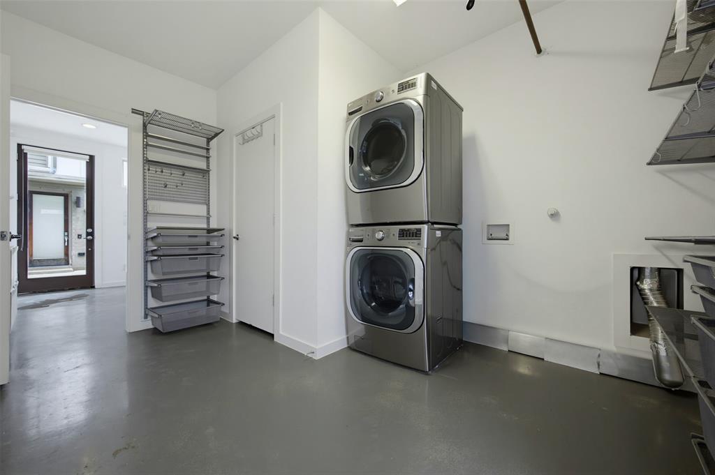 1915 Summit Avenue 1 Property Photo 22