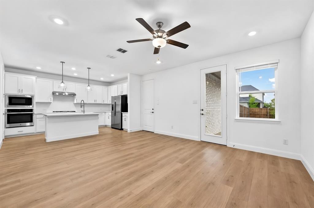 1133 Beebalm Mews Property Photo 3