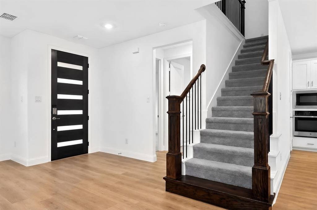 1133 Beebalm Mews Property Photo 14