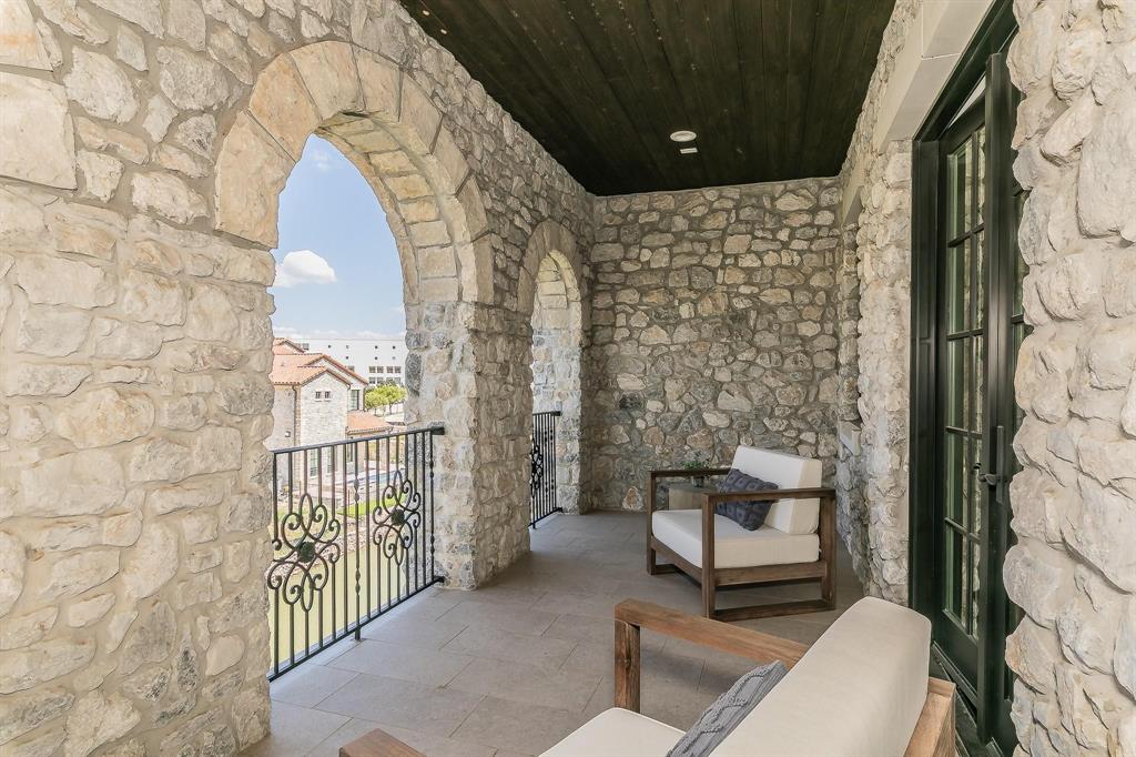 8 Comillas Drive Property Photo 3