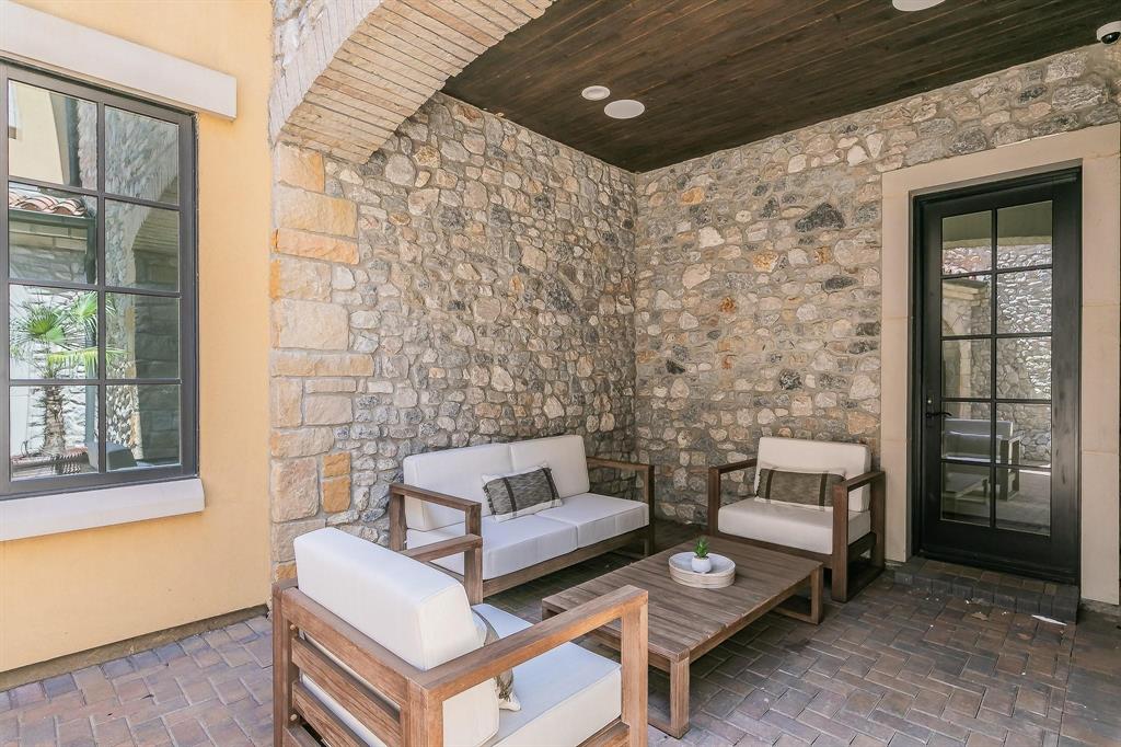 8 Comillas Drive Property Photo 35