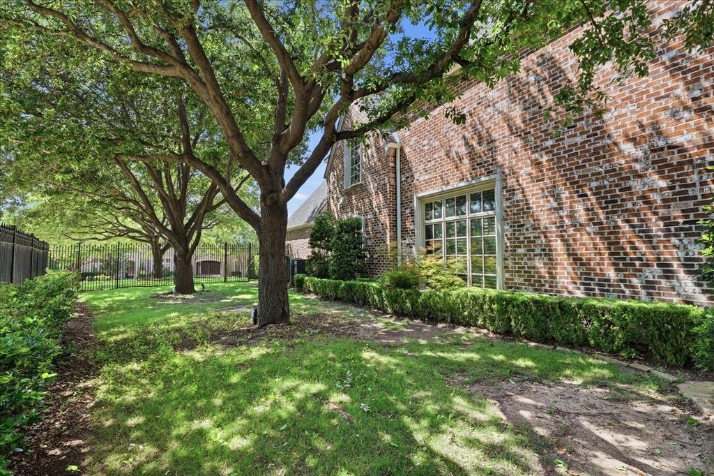 6738 Reims Court Property Photo 7