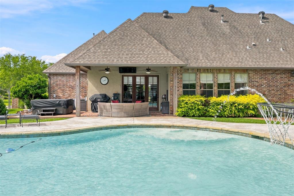 605 Fall Winds Circle Property Photo 4