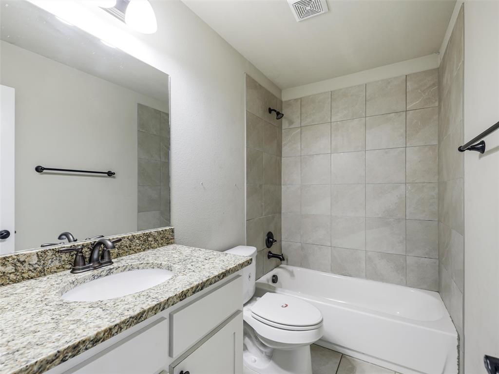 4918 Villas Drive Property Photo 13