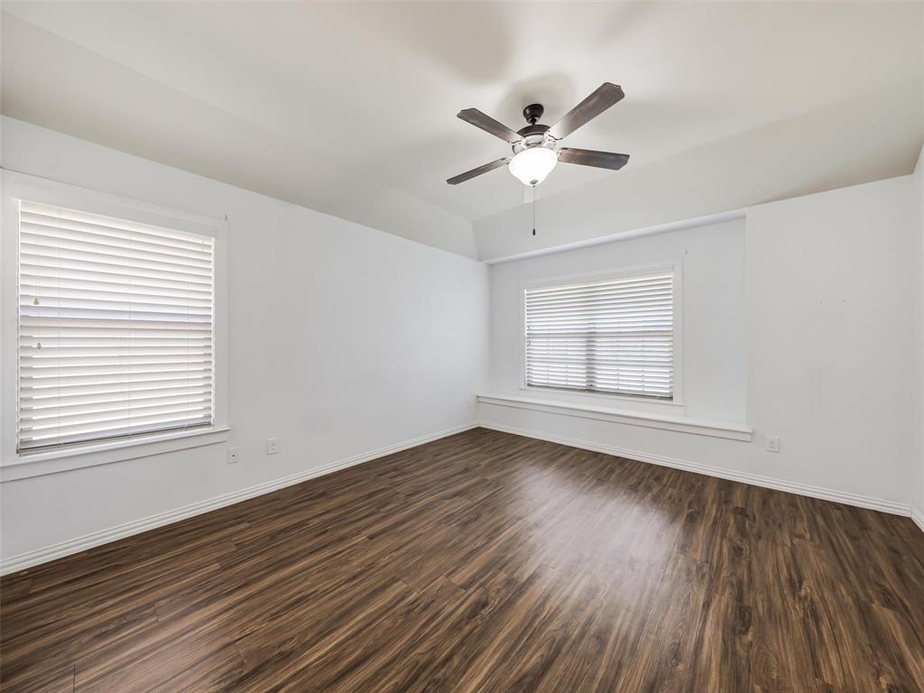 4918 Villas Drive Property Photo 14