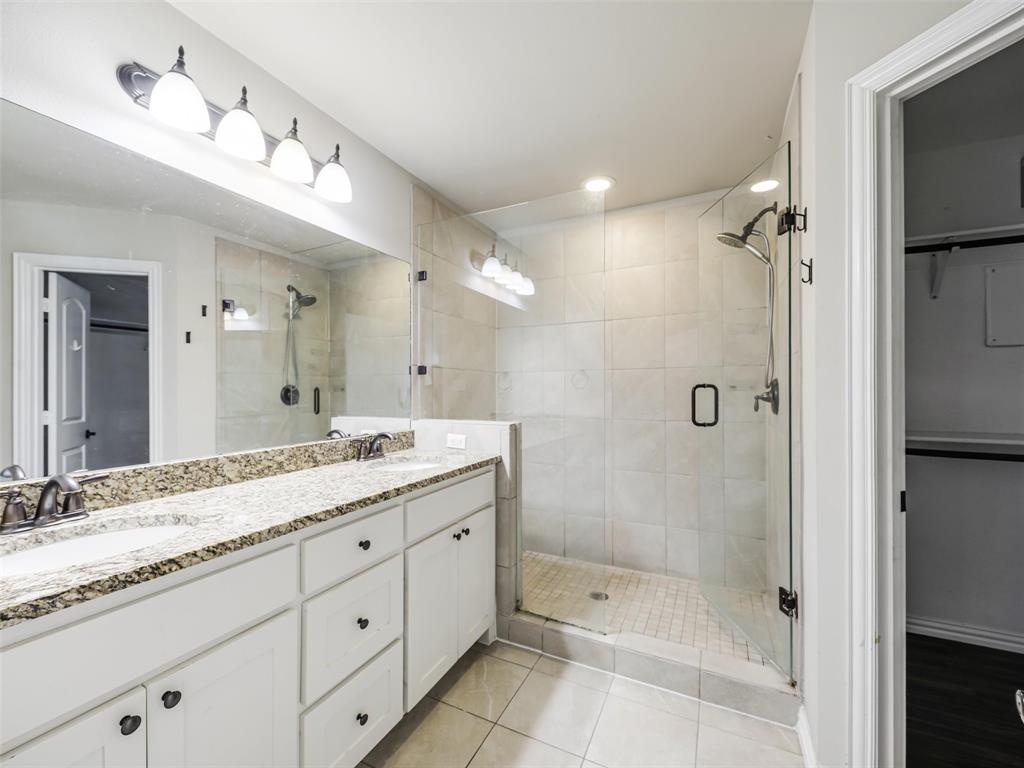 4918 Villas Drive Property Photo 17