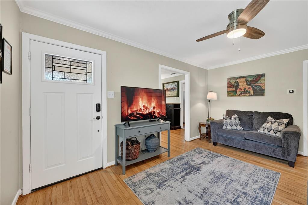 601 Circle Drive Property Photo 3