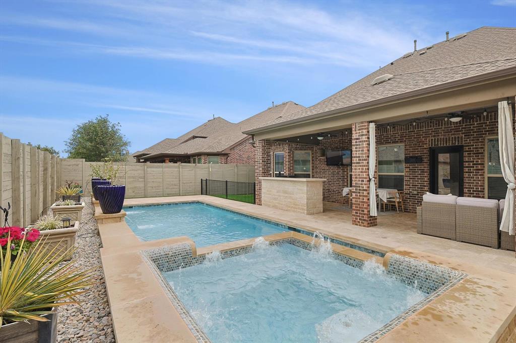 1528 8th Street Property Photo 1