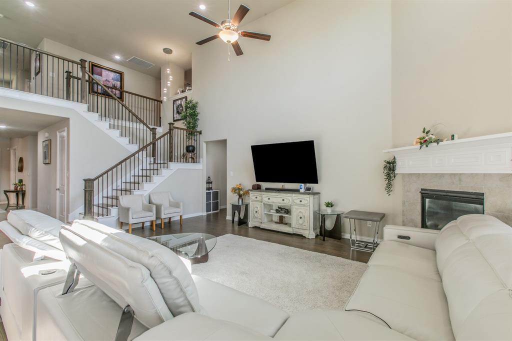 2521 Maidenhair Road Property Photo 1