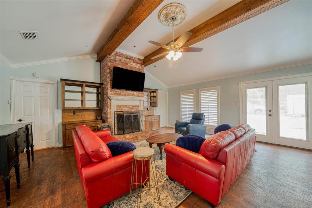 1936 A Silver Maple Road Property Photo 4