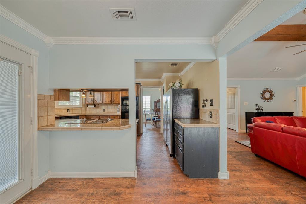 1936 A Silver Maple Road Property Photo 7
