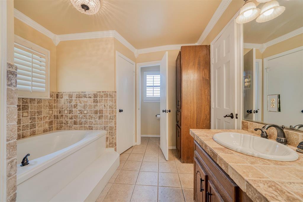 1936 A Silver Maple Road Property Photo 17