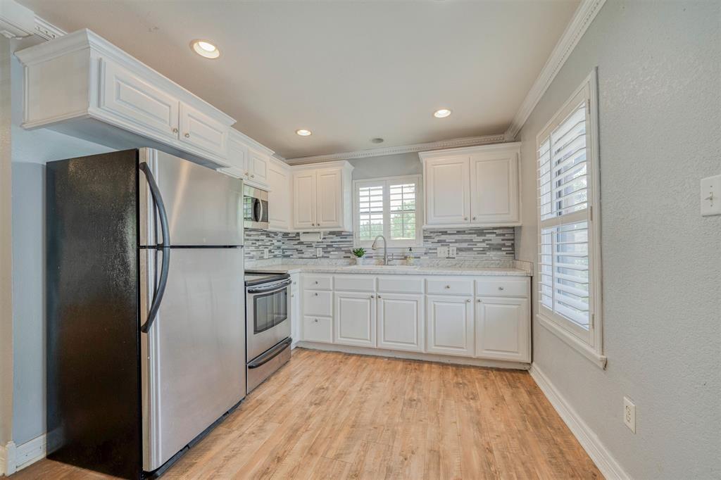 1936 A Silver Maple Road Property Photo 19